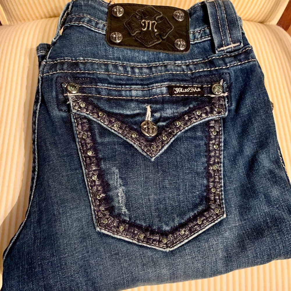 EUC Women’s Miss Me jeans